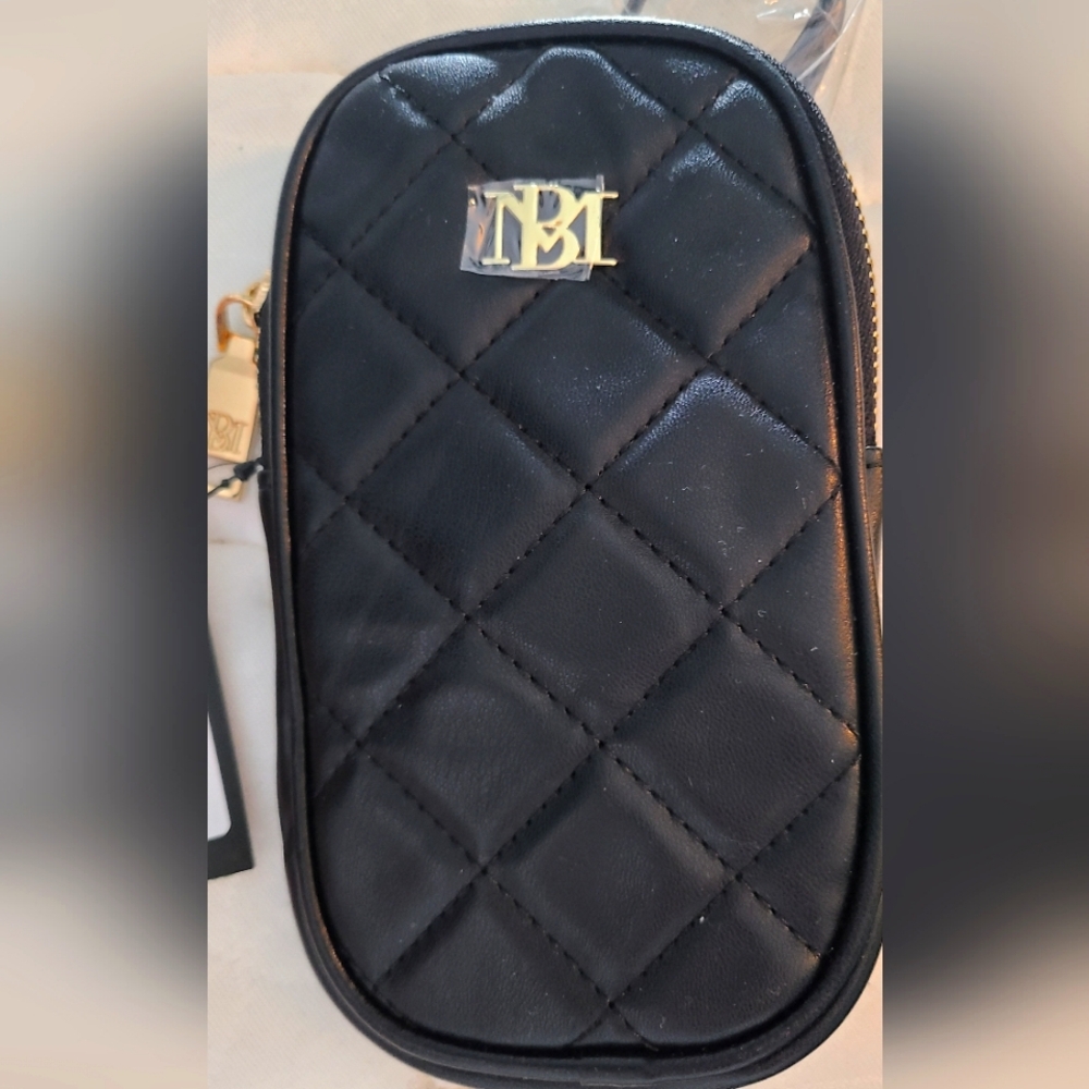 Badgley Mischka phone case, super cute great price!!